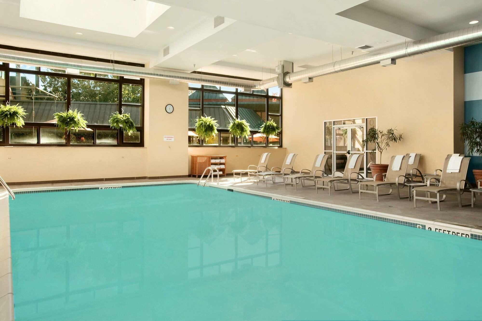 The Saratoga Hilton Hotel Saratoga Springs Exterior foto
